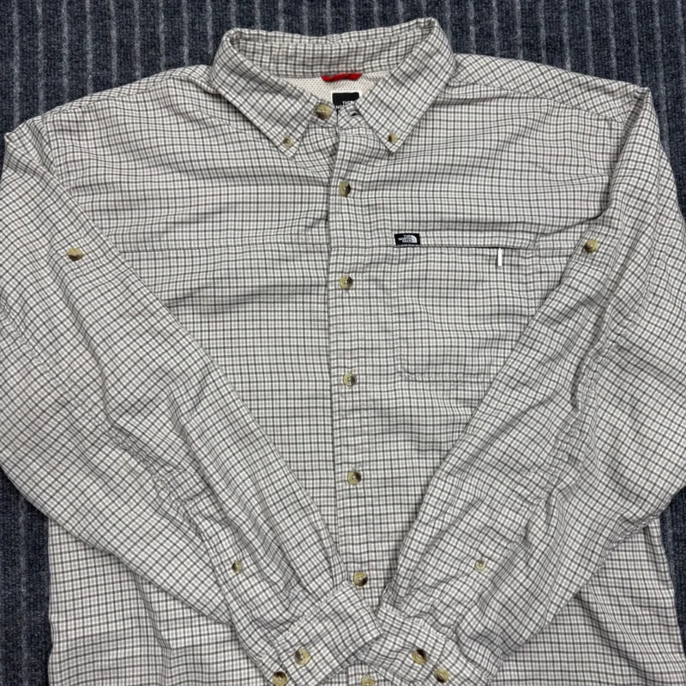 The North Face Button Down Shirt Large Gray Plaid Outdoor Hiking L/G (2178)